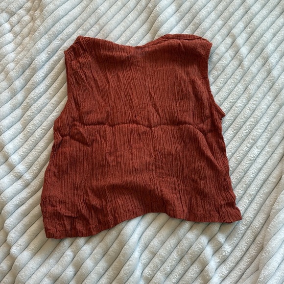 Savannah Morrow Zuma Top in Scarlette - Picture 6 of 7